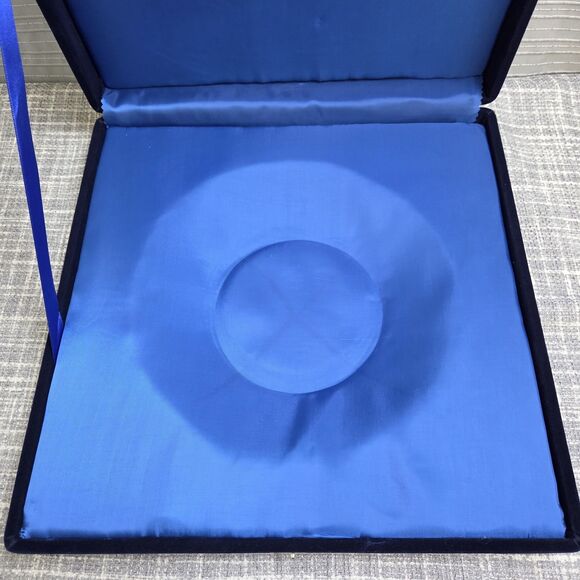 Kutahya Porselen Floral Collector Plate Artist: Hatice Includes Case Red/Gold - Picture 6 of 16